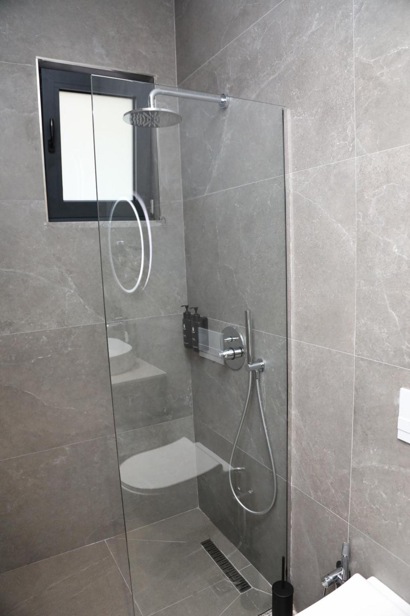 Kruja Luxury Suites Rum bild
